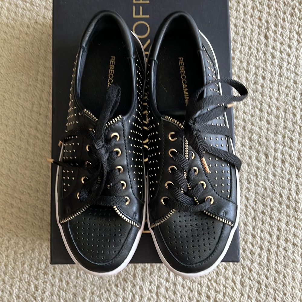 Rebecca minkoff sandar stud black Napa light gold studs xs 5.5